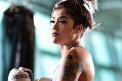 Секси снимки на ММА звездата Трейси Кортес