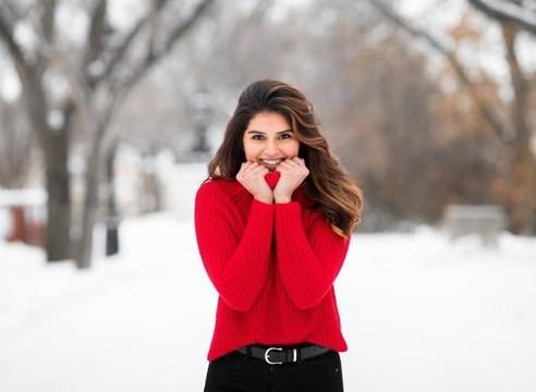 Правилно и елегантно: Как да изберем дамски пуловер според фигурата си