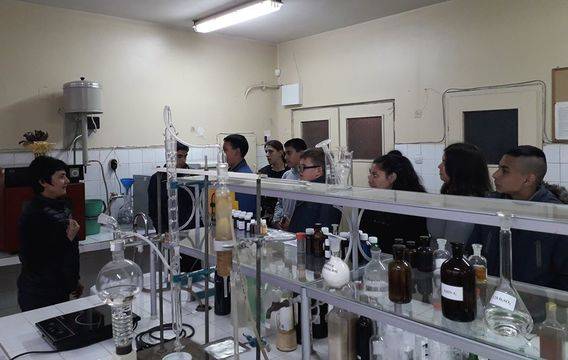 Винпром АД отвори врати за ученици от ПХГ „Св. св. Кирил и Методий”