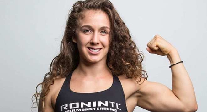 Секси снимки на ММА състезателката Ванеса Демопулос