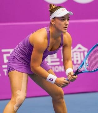 Секси снимки на тенисистката Данка Ковинич