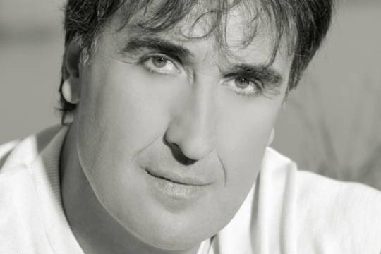 Веселин Маринов с мемоари, докато се лекува от COVID-19