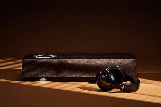 Комбинация от най-добрата акустиката и електрониката с луксозното шофиране