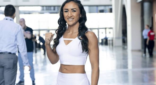 ММА звездата Карла Еспарца