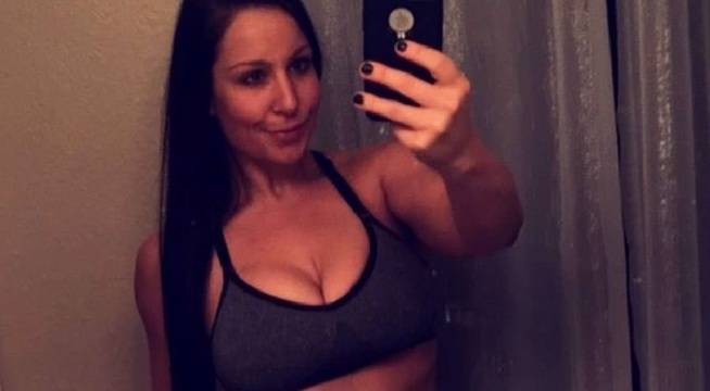 Секси снимки на ММА звездата Челси Брукс