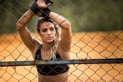 Снимки и биограпфия на Полиана Ботелио