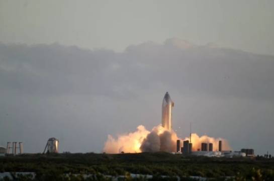 УСПЕХ: Старшип SN8 премина през последното си огнево изпитание преди 15-километровия полет!