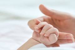 Лекари спасиха бебе с тегло 480 грама