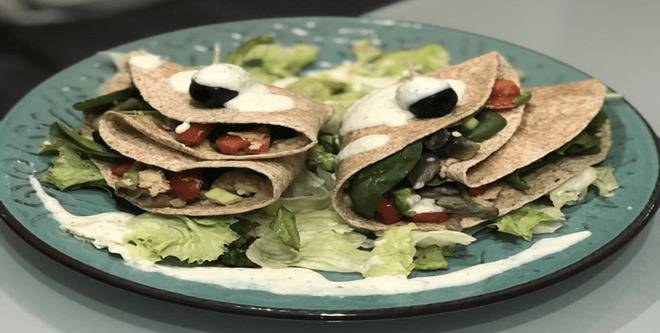 Веган тортили с веган чеснов сос