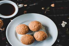 Протеинови мъфини с лимон, кокос и маково семе