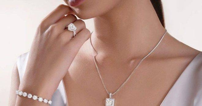 Бижуто: Перфектният коледен подарък