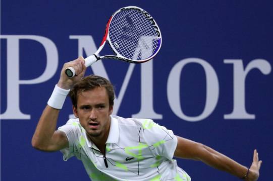 Нестандартният стил на Даниил Медведев