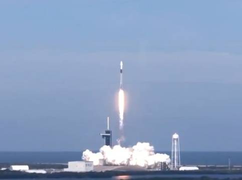 УСПЕХ: Първият американски кораб Карго Драгън излетя към МКС!