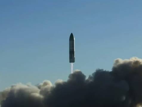 УСПЕХ: Космическият кораб Старшип на СпейсЕкс изпълни първи 12-километров полет!