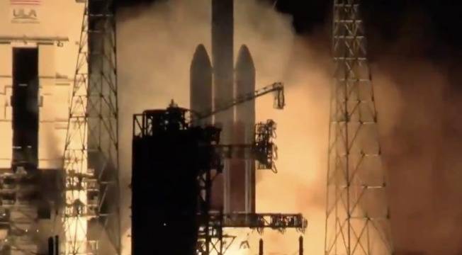 УСПЕХ: Американска ракета Делта IV-Хеви изведе в орбита разузнавателен спътник