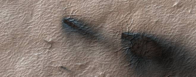 Прекрасните пролетни ветрила на Марс, заснети от мисията на НАСА Марс Риконисънс Орбитър