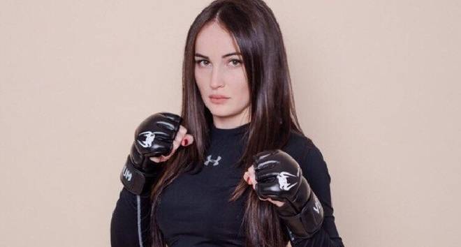 Руската ММА звезда Диана Авсарагова