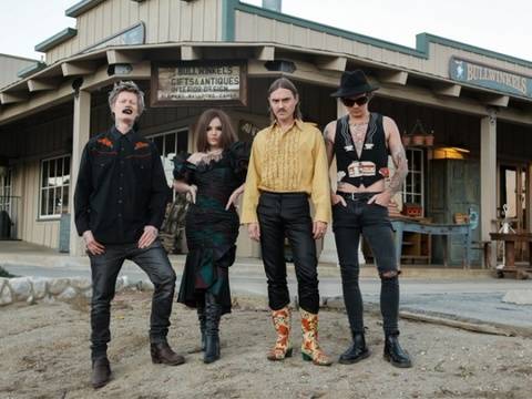 Руската рейв група Little Big пуснаха нов летен хит на име Hypnodancer – Radio N-Joy