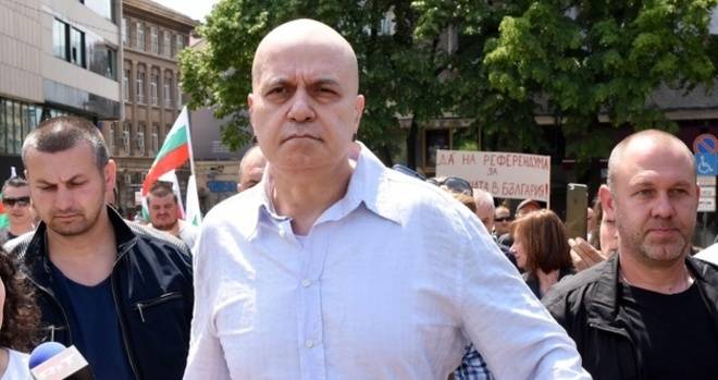 POLITICO: „Има такъв народ“ ще е трета политическа сила на изборите в България