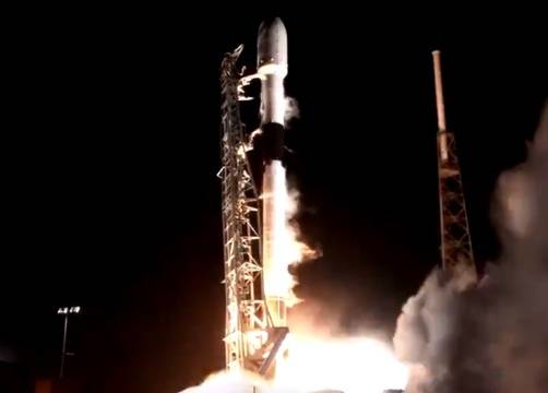 УСПЕХ: СпейсЕкс проведе първото космическо изстрелване за 2021-ва година!