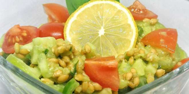 Салата с лимец и авокадо