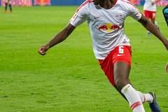 „Ливърпул“ желаят Дайо Упамекано и Ибрахима Конате