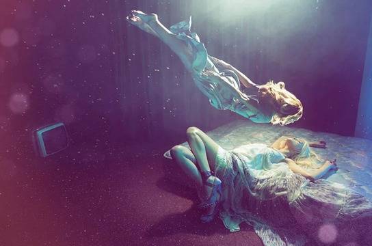 Защо преди да Умрат Хората сънуват едни и същи сънища?