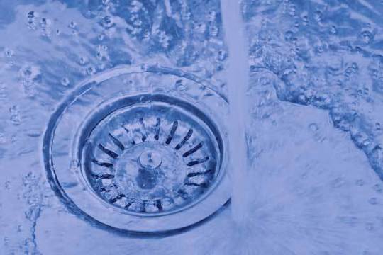 Денонощно отпушване на канали за София