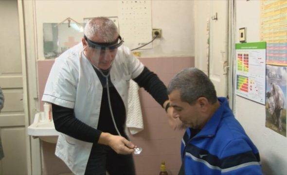 Д-р Емил Енчев: Стотици мои пациенти минаха Covid без антибиотик!