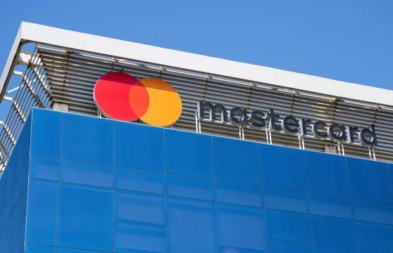 Мастъркард ще позволи на търговците да приемат плащания в криптовалути тази година