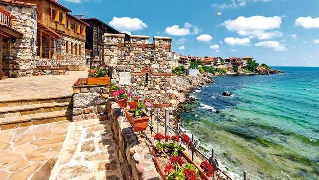 Хотели в Созопол. Евтини хотели и нощивуки в Созопол. На море в Созопол!