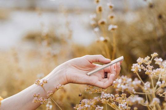 Насладете се на “времето за топли дрехи” с Cozy MONQ