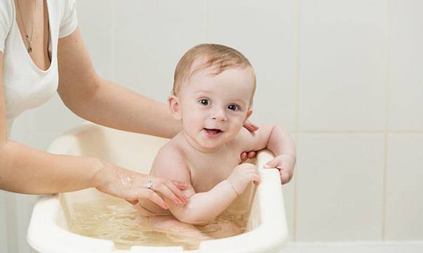 Има ли метод за безопасно сваляне на висока температура при деца?