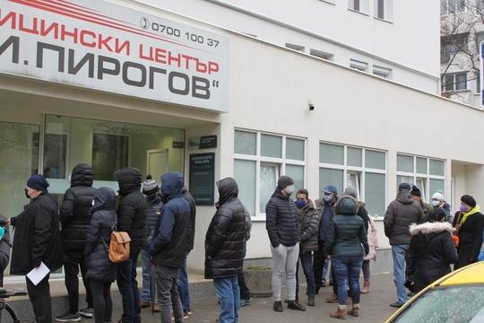 Директорът на „Пирогов“: „Ваксинираме всички желаещи“ (фотогалерия)
