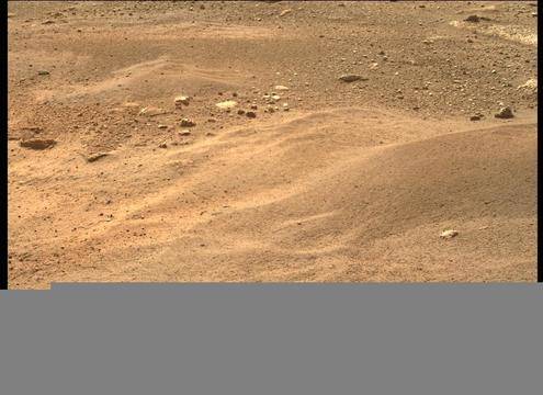 Вече 4 796 снимки от Пърсъвиърънс са достъпни за свободно ползване