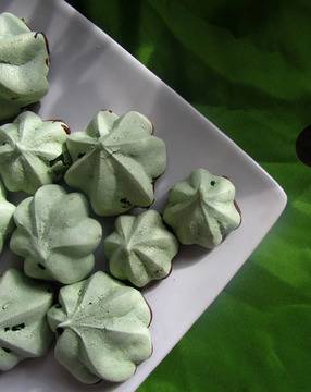 Френски Целувки със Зелен Японски Чай Матча