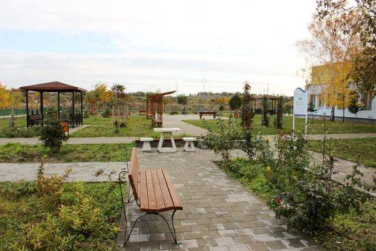 ТЕЦ „КонтурГлобал Марица Изток 3“ ремонтира дворните площи на Дома за възрастни хора в Гълъбово