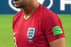 Кризата с контузиите в „Ливърпул“ се засилва, след като Джордан Хендерсън ще бъде извън терените до април след контузия