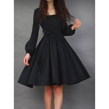 ЧЕРНА РАЗКРОЕНА РОКЛЯ