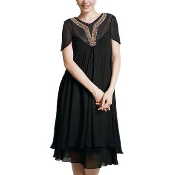 БУТИКОВА РОКЛЯ С АКСЕСОАР