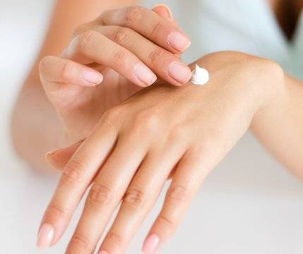 Как да предпазим ръцете и ноктите от дезинфектантите