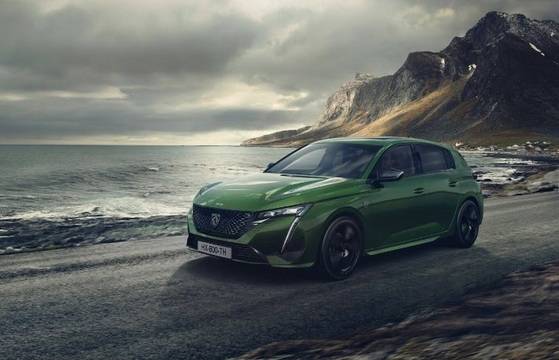 Първи снимки на третото поколение Peugeot 308