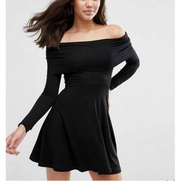 ЧЕРНА РОКЛЯ ОТ ТРИКО