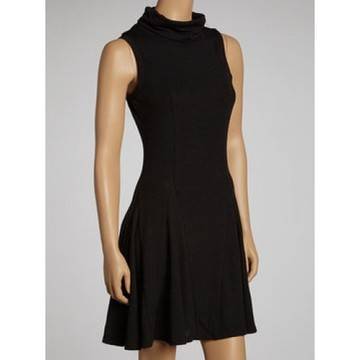 ЧЕРНА КЪСА РОКЛЯ