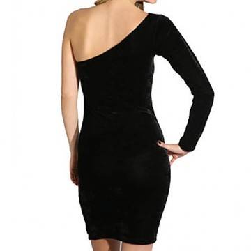 СТИЛНА ЧЕРНА РОКЛЯ