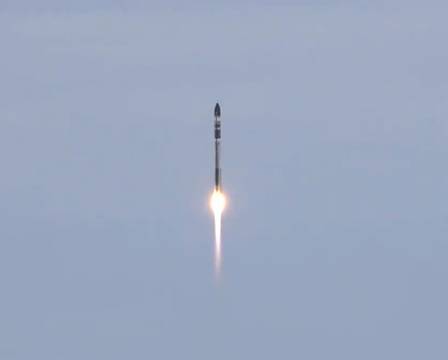 УСПЕХ: Американската фирма Рокет Лаб изстреля мисия за тестване на технологии за Луната и Венера!