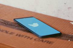 Twitter за функция за „отмяна на постове“ и политиците