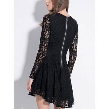 АСИМЕТРИЧНА РОКЛЯ ДАНТЕЛА