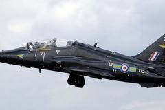 Самолет се разби в Англия, двама пилоти пострадаха