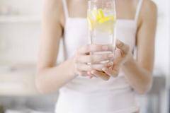 7 неща, които ще се случат с тялото ви след 7 дни пиене на лимонова вода